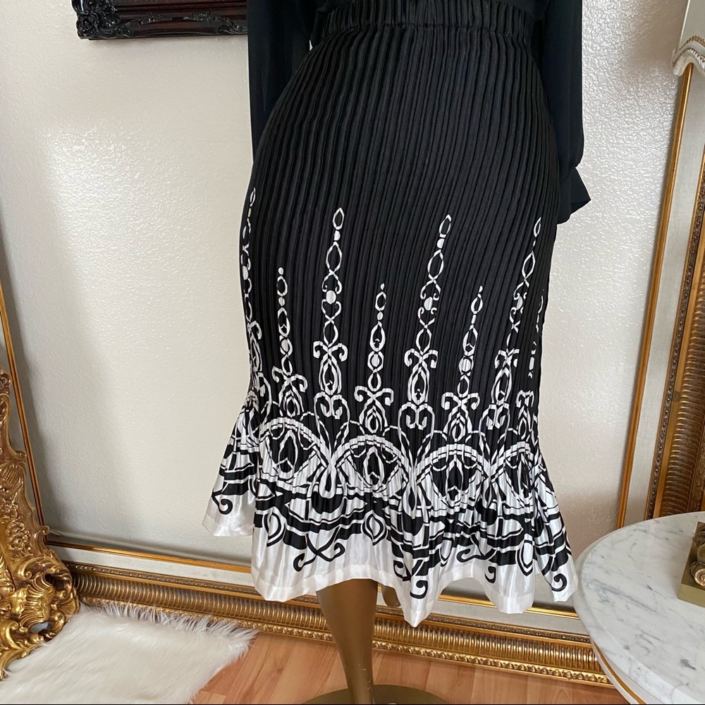 S.L.B Ribbed Pleated Skirt